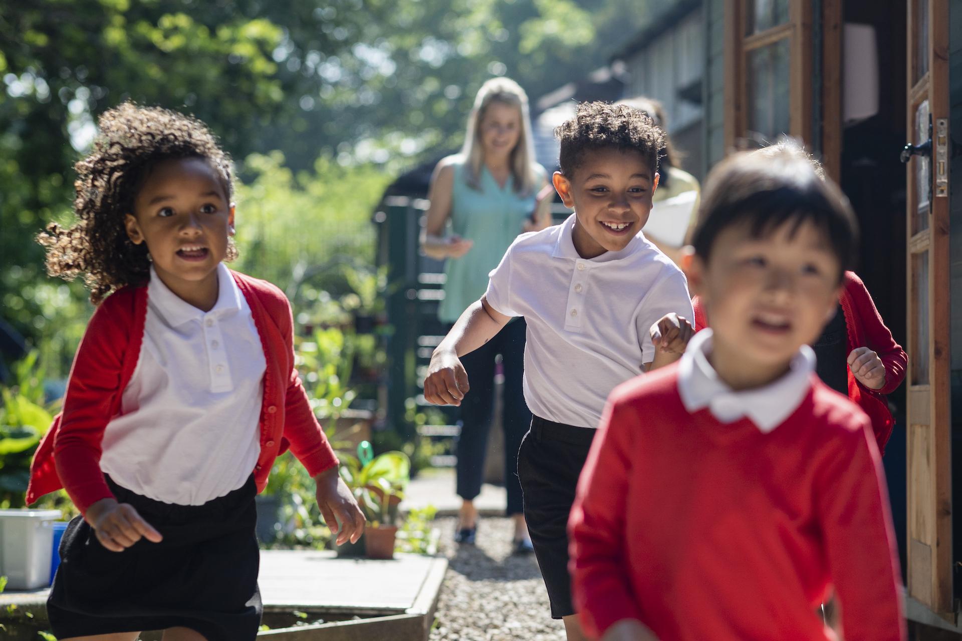 kids running